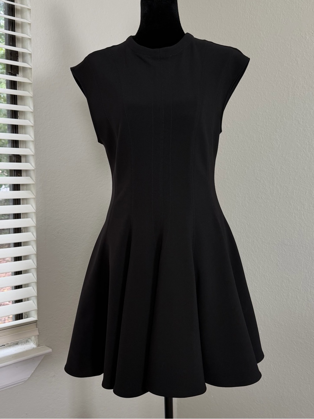 NWT Gianni Bini Parisian Fit & Flare Mini Dress Black 8 Formal MSRP $159 - Picture 2 of 13